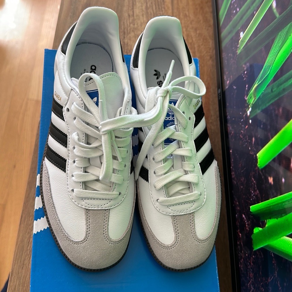 Adidas samba men’s size 6 (women’s 7.5) brand new in box never worn